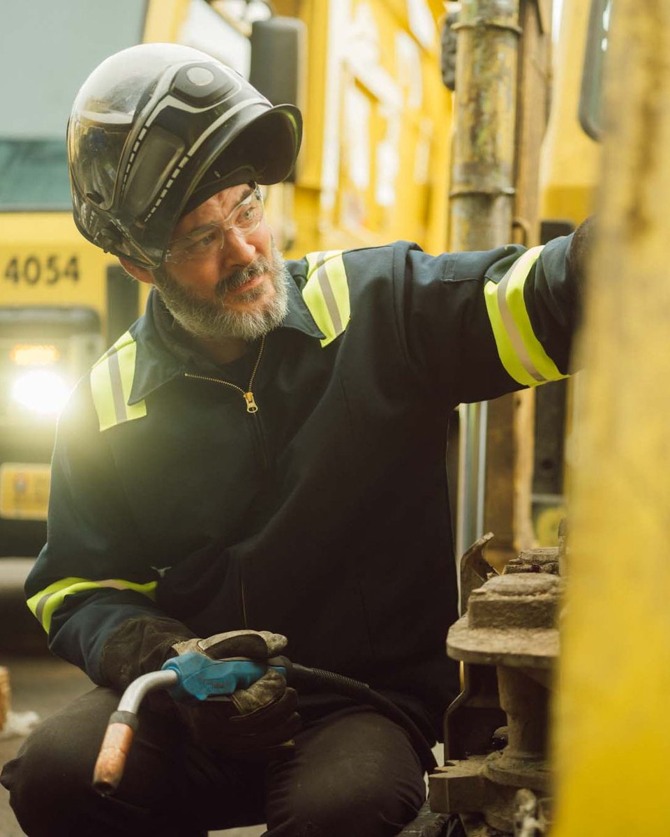 Priority tweet media