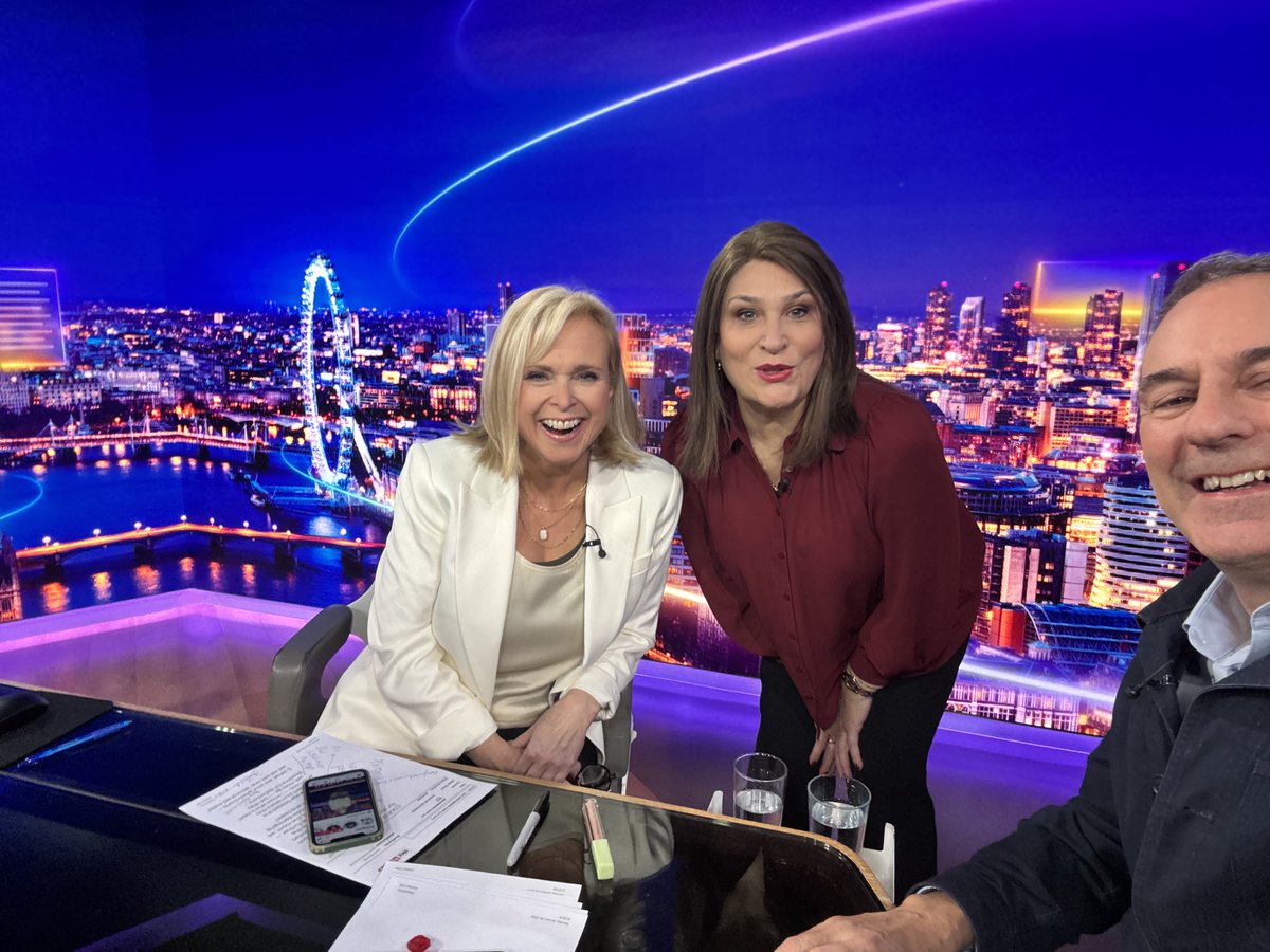 About to go on air for the first ever issue of #thewrap on ⁦<a href="/SkyNews/">Sky News</a>⁩ with the lovely ⁦<a href="/annabotting/">Anna Botting</a>⁩ and ⁦<a href="/Kevin_Maguire/">Kevin Maguire</a>⁩!