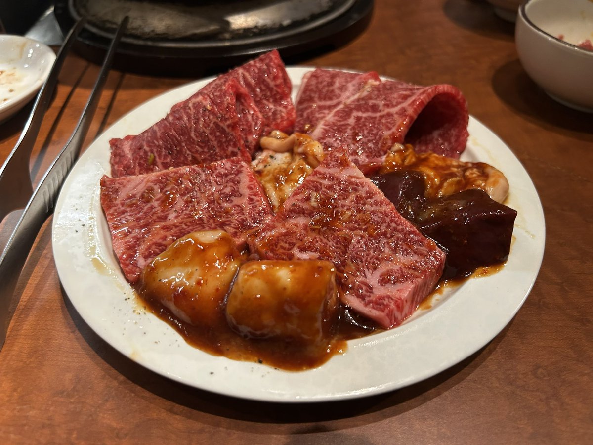 BigBUN30's tweet photo. 大宮　焼肉ニューひうち　1 https://t.co/1uJtE7lroz