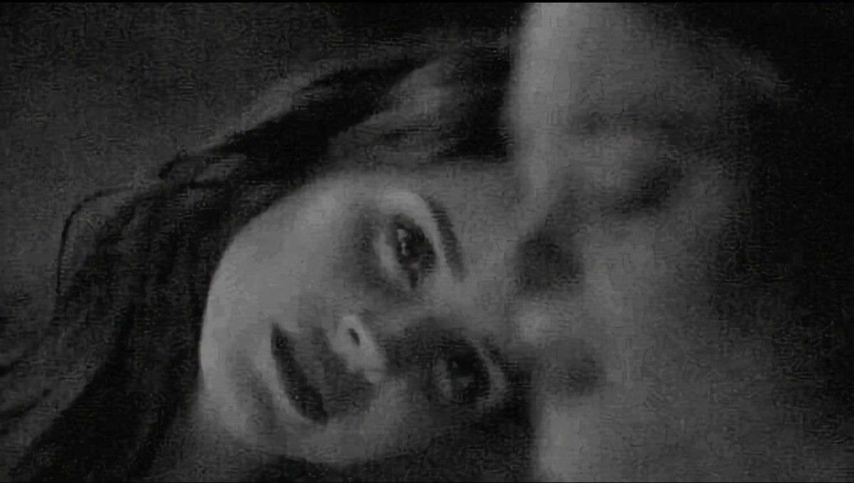 وددتُ لو أننيّ أينما أميلّ بوجهيّ أراكِ.