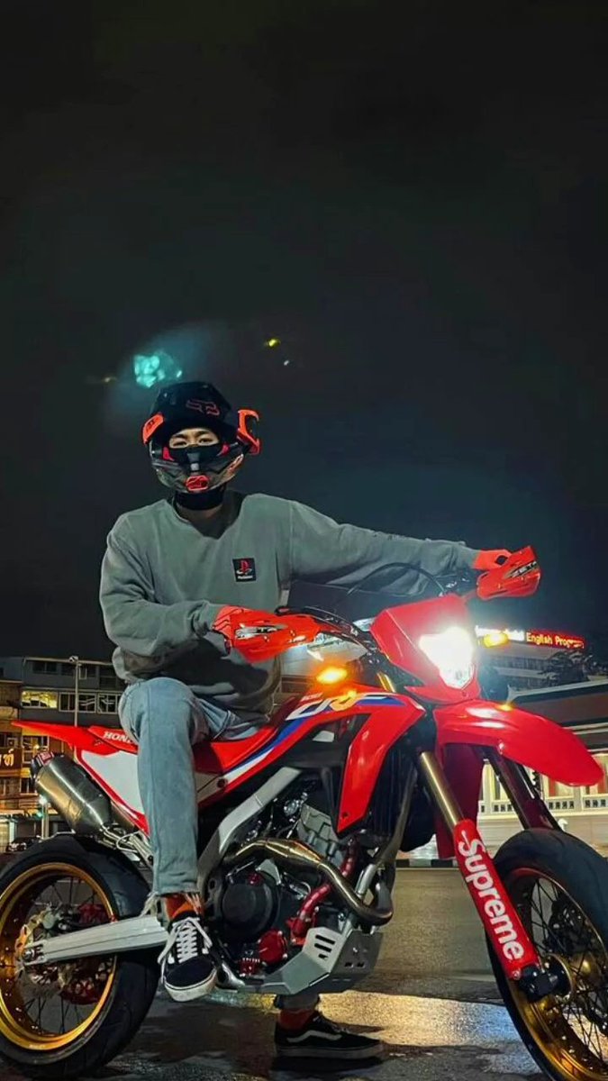 adeknxgojo's tweet image. Krating nih seriusan anak tongkrongan yg kalo pulang pas ingat aja sisanya nongkrong sampe diusir warga