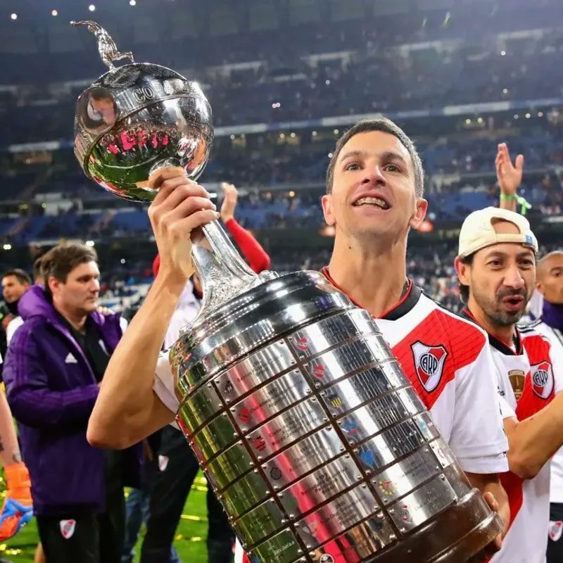 El miércoles hay que aplaudirlo. Poner en duda una ovación es propio de un burro.

Gracias por todo, Nachito. El hincha de River te quiere mucho.