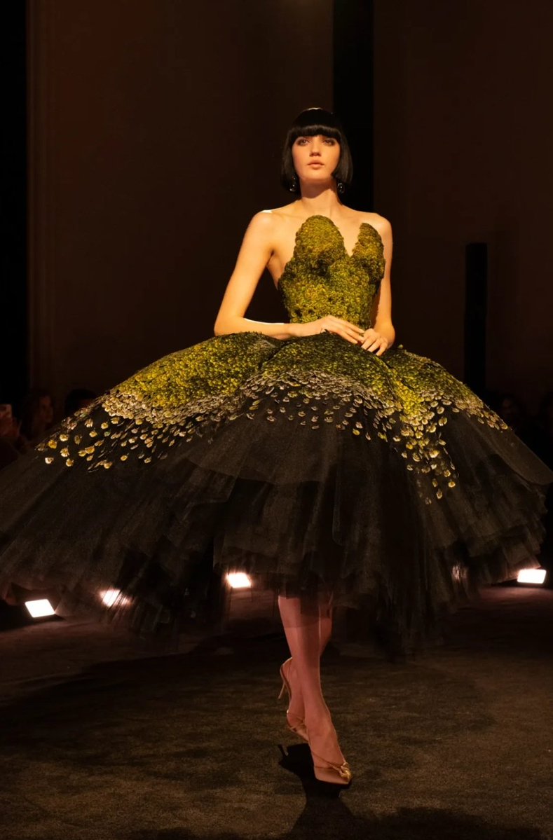 #Schiaparelli x Favorites x #ParisFashionWeek2026 ✨️