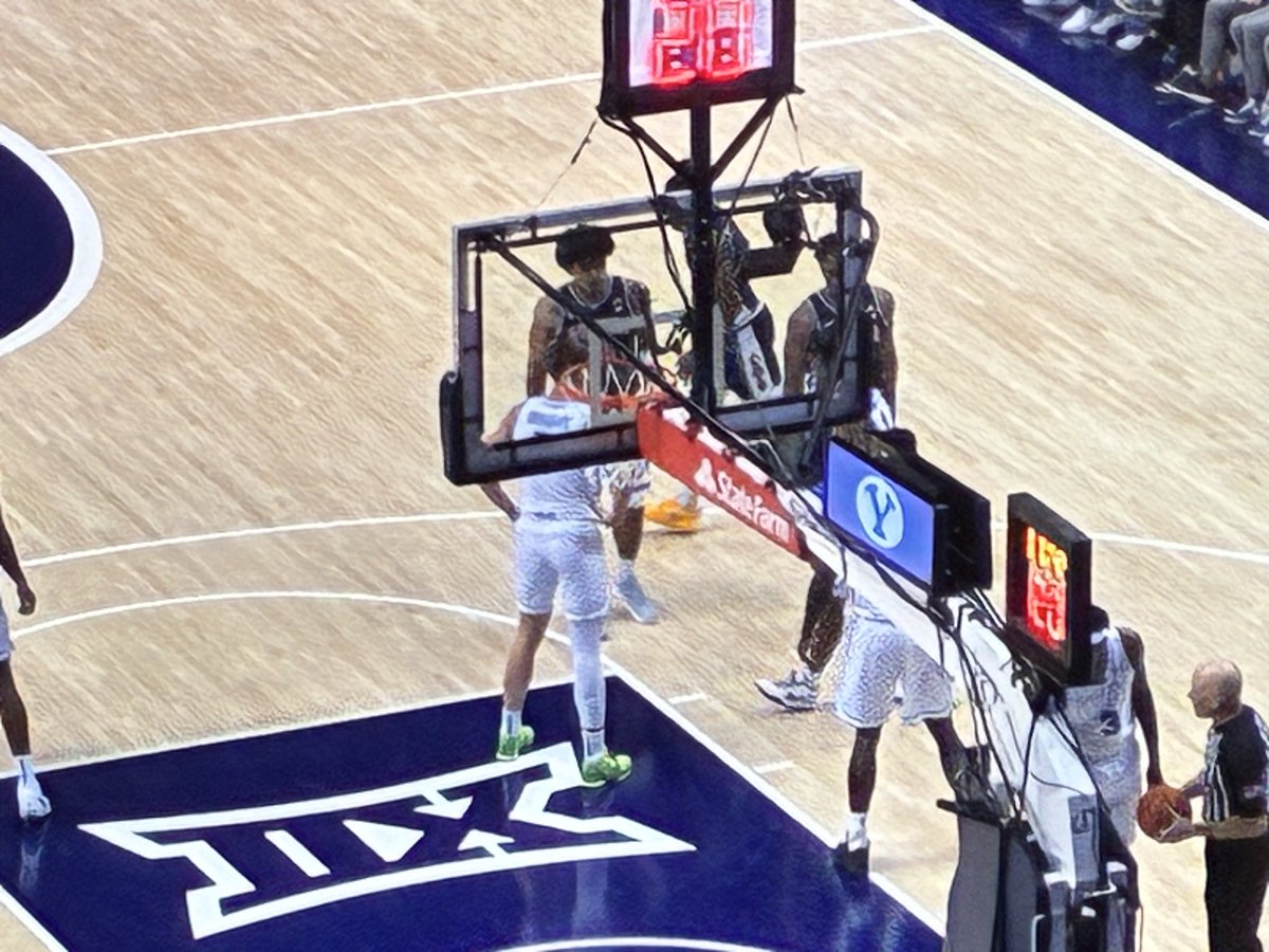 RickHightower1's tweet photo. Enjoying watching #1 Arizona at the Marriott center tonight. They are good. https://t.co/Lg76tuAJwN