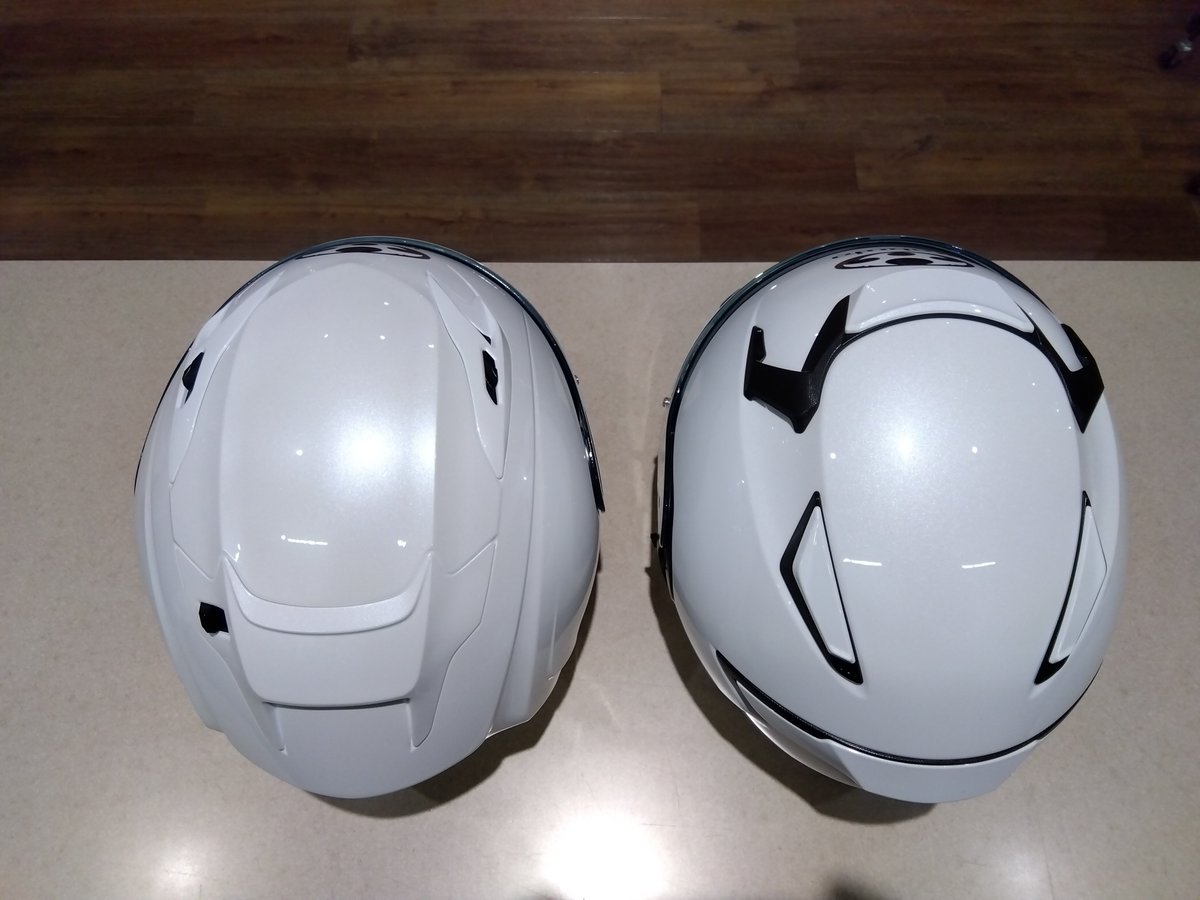 rico_morioka's tweet image. こんにちは！道産子トサカです！

今日は新作ヘルメット #KABUTO #KAMUI5 の話題です。
ベストセラーの #KAMUI3 の後継モデルとして登場したKAMUI5はどこが変わったのか？
そして、KAMUI3はもう選ぶ意味が無いのか？！
細かく見てみましょう。

～KAMUI5の変更点～

■ベンチレーション