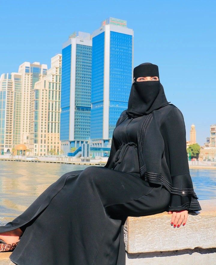 shaziyawrites's tweet image. Subah al-Khair! ☀️ 

 A Namazi girl’s glow hits different when the sun meets the skyline. ✨

Just a Namazi girl showing the world that modesty is the ultimate bold statement 🏙️ 

#GoodMorning #MuslimahStyle #ModestAndBold 

@AlimaSana1 @sluttyFiza2_ 
@Shanaya2591 @I_am_moushumi
