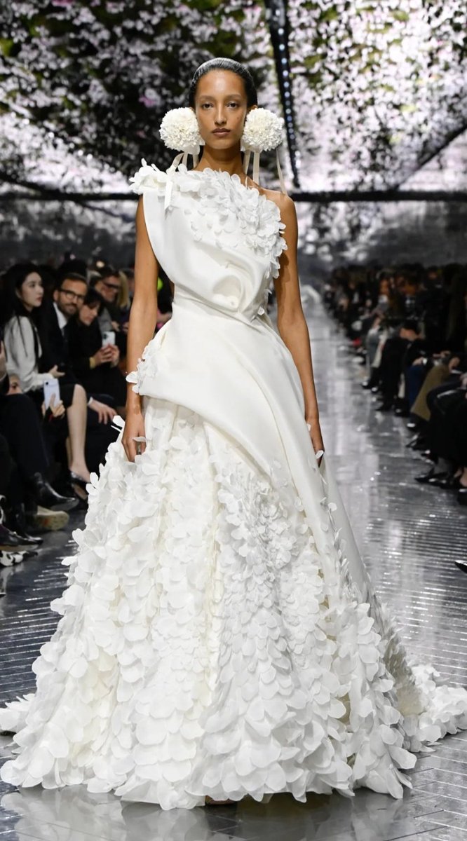 #Dior x #DiorSS26 x Favorites x #ParisFashionWeek 🤍