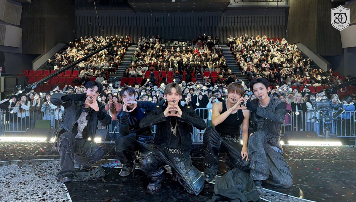 no_loey_no_life's tweet image. EXO Weverse Update 👑 Crown Recap