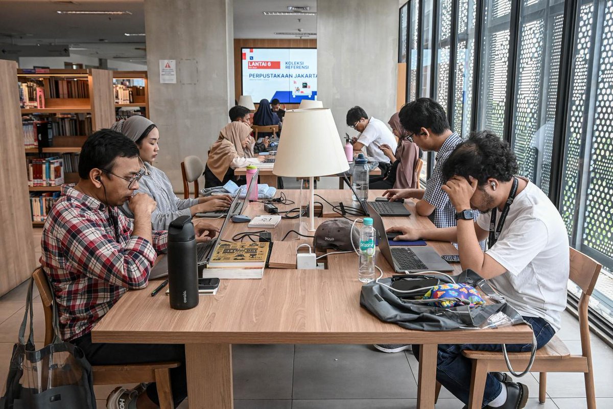 jakpost's tweet photo. Artificial intelligence and the future of education - Academia - The Jakarta Post #jakpost https://t.co/yCmXS1yU1S https://t.co/PXQB2JluZ1
