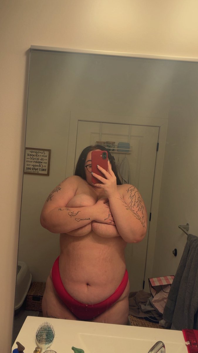 Lexx240509's tweet photo. New panties https://t.co/VpKA48jMkt
