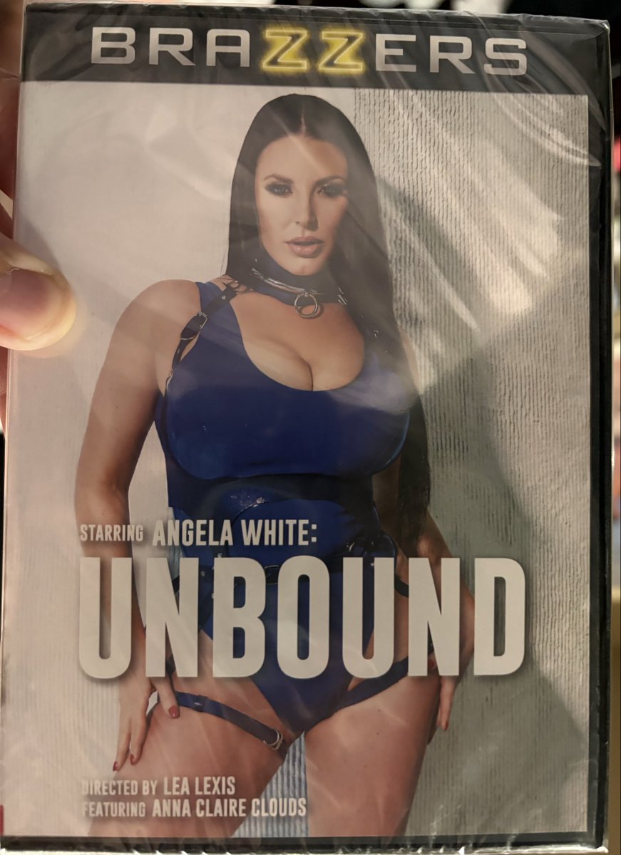 I wanted to be at AVN in order to get a signed <a href="/ANGELAWHITE/">ANGELA WHITE</a> photo like this.  Guess I just have to stick with an unsigned DVD.