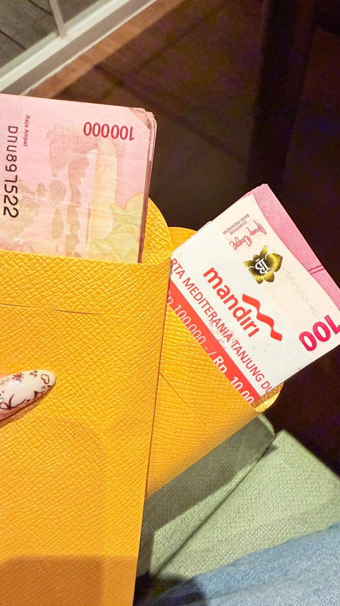 daget akhir bulan kak ❤️
200k untuk 2 orang (100k each)

RT &amp; F o l l o w 

draw besok malam yh