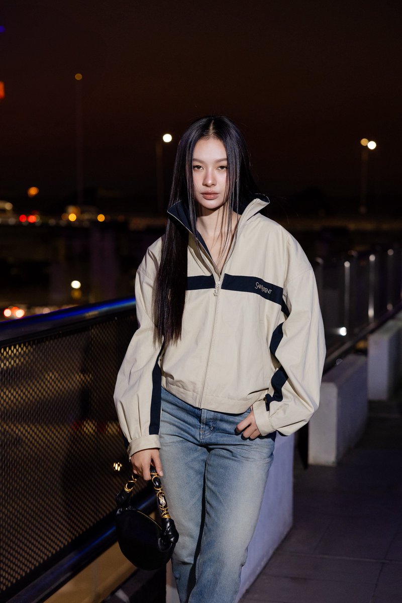 mintmag_th's tweet photo. คนสวยพร้อมบิน! สาว #มิ้ลค์พรรษา Brand Ambassador ของ Saint Laurent เตรียมตัวบินลัดฟ้าสู่กรุงปารีส เพื่อร่วมชมแฟชั่นโชว์ Saint Laurent Men's Winter 26 ที่จะจัดขึ้นในวันที่ 28 มกราคมนี้ เวลา 03:00 น. ตามเวลาประเทศไทย เธอจะมาในลุคไหน แฟนๆ เตรียมรอชมกันไว้เลย 💚

 #YSLxMilkPansa
#MilkPansa 
#YSL 
#SaintLaurent 
#YvesSaintLaurent 
#MintNews