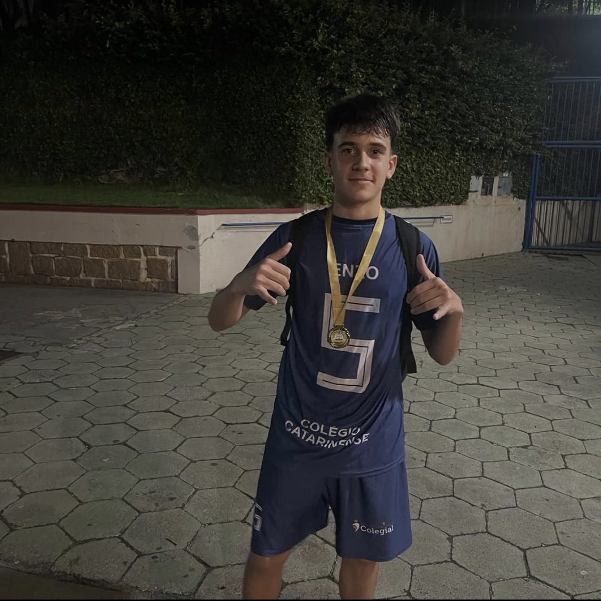 swaglesszombiie's tweet image. esse aqui é o enzo, amigo dos assassinos q apoia oque eles fizeram, ameaça quem denuncia e se diz ser integrante do PCC pra colocar medo