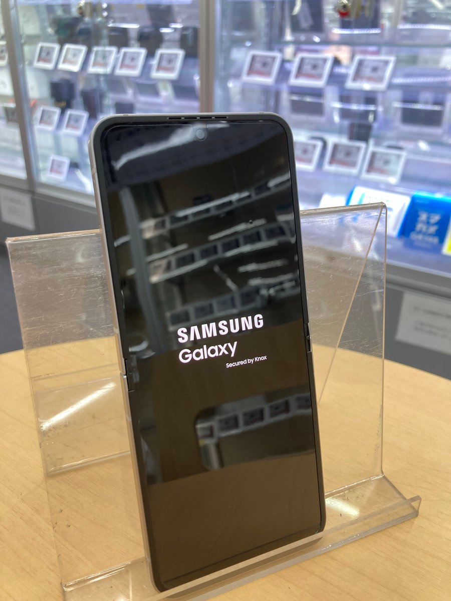 中古スマホ Galaxy Z Flip6 SC-54E[256GB] docomo ブルーの買取価格｜中古スマホ