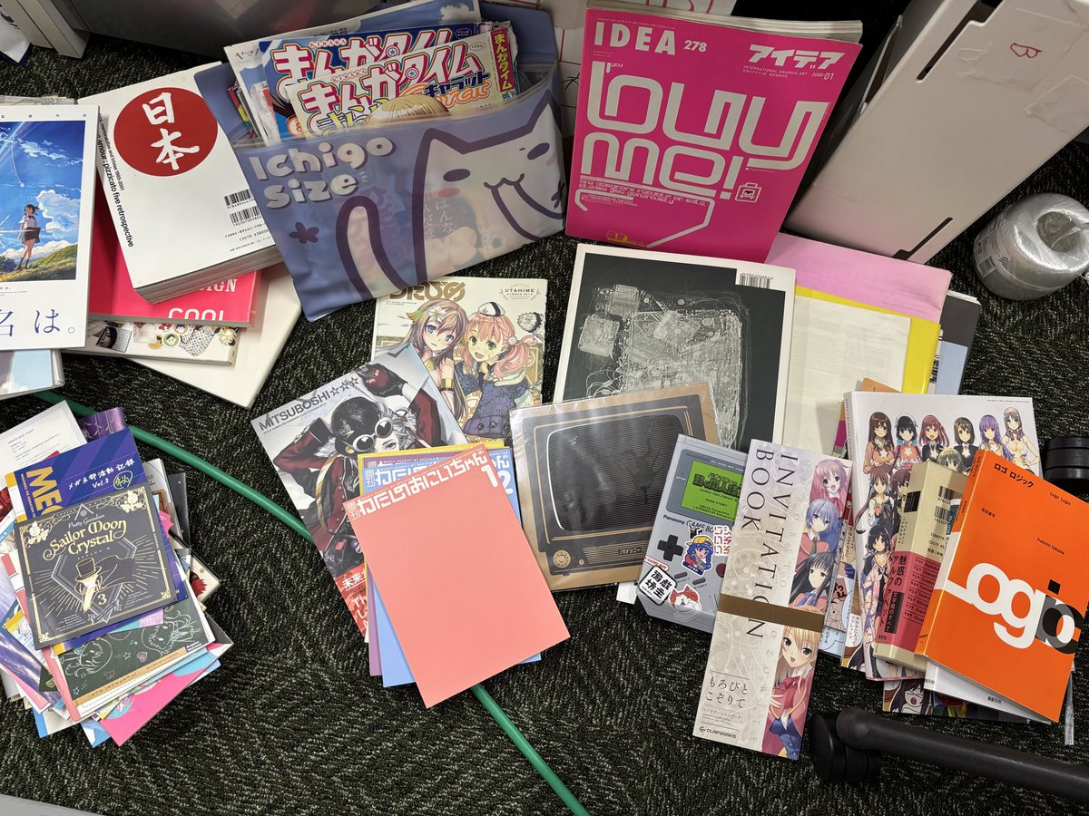 tyusin's tweet photo. 会社の整理してたら色々出てきた https://t.co/lZc03IuYzA