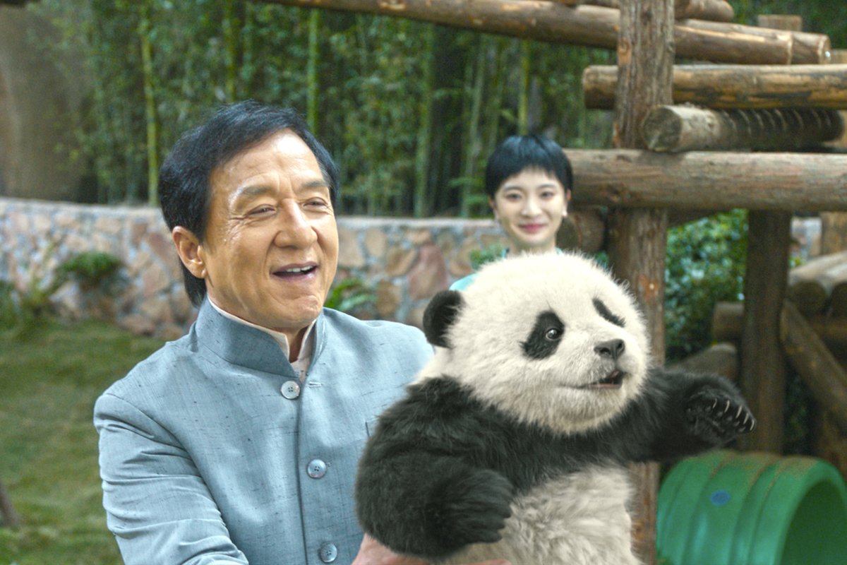 pandaplan_jp's tweet photo. 🐼#パンダプラン のウラ話🐾
〜ロケ地のこと〜

本作は、成都、雅安、四川、重慶市永川などで撮影されました🎥 
四川省はジャイアントパンダの故郷であり、世界最大かつ完全なるジャイアントパンダの生息地です🐼🌿

映画『パンダプラン』 
𝙉𝙊𝙒 𝙎𝙃𝙊𝙒𝙄𝙉𝙂🎋　#ジャッキー・チェン https://t.co/bt9D6im8sf