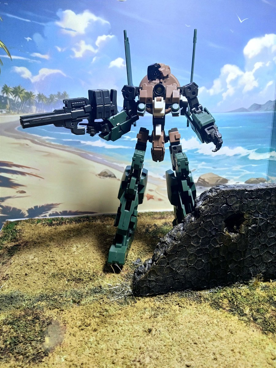 Franky_lando's tweet image. I finally finished assembling my Frame Arms Mecha, so I took the opportunity to take some pictures of it in my little diorama.
#framearms