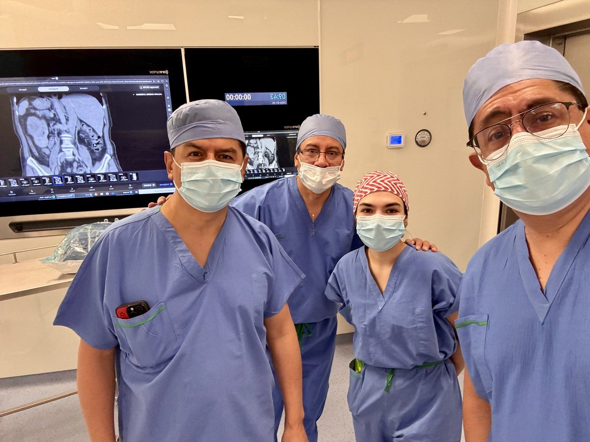Doc_Moon's tweet image. Oncoteam.  Nos tocó quitar un cáncer de riñón.  Intento curativo. #surgeonlife #cancer #surgeons