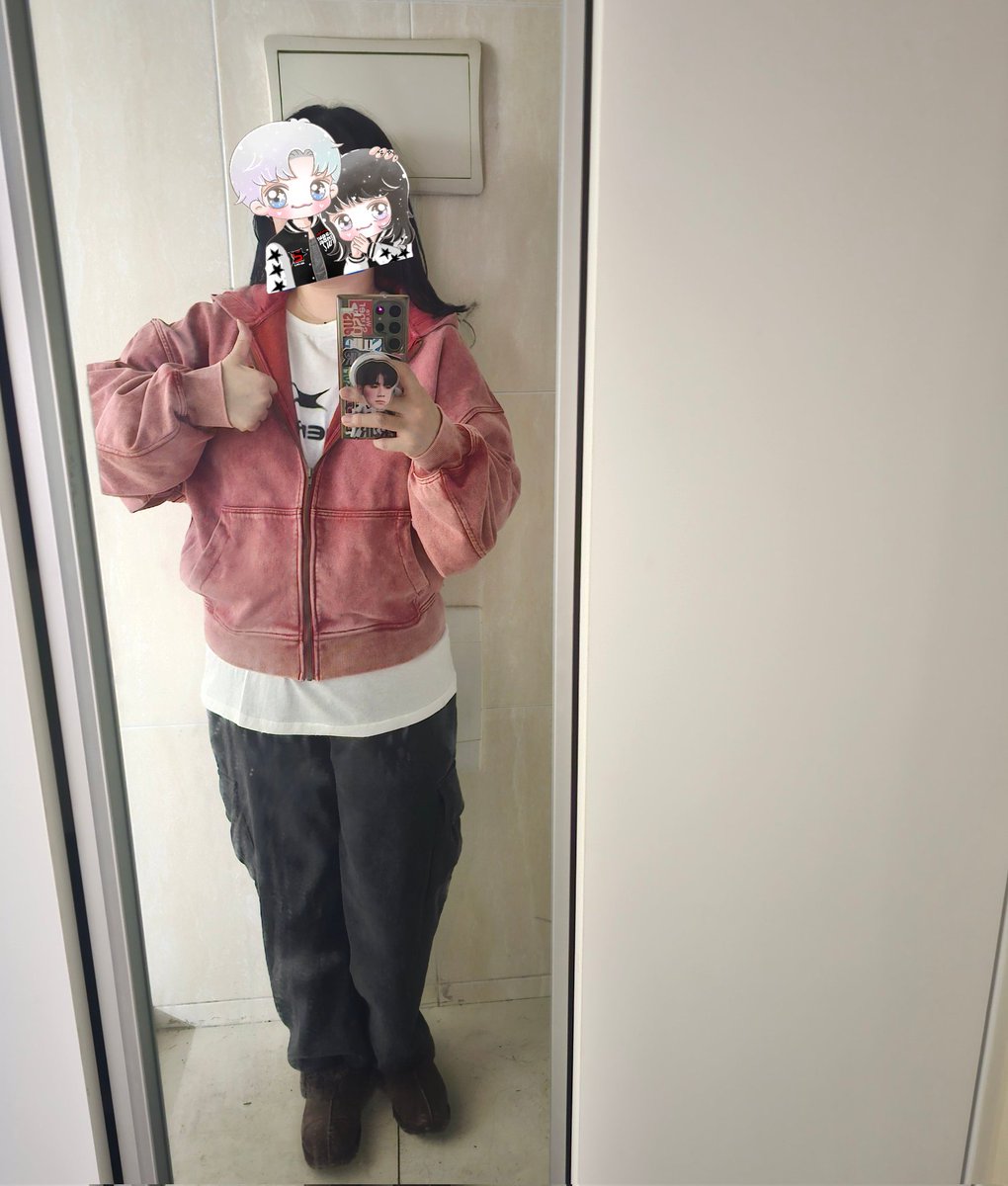 zpbabolove0910's tweet image. 슈퍼썬 도착!!!  
이번에는 많은 절제를 해서 아주 소소 하네욧🤭
후드집업이 넘 맘에 들어요 지금부터 봄에도 잘 입을 수 있겠어요^^  미니크로스백은 깜찍하고 보조가방으로 넘 잘 활용 할거 같아요🤗

구입 망설이시면 달려가서 주문 고고 하세용

SUPER SUN ‘CORE’ Collection
Available at…