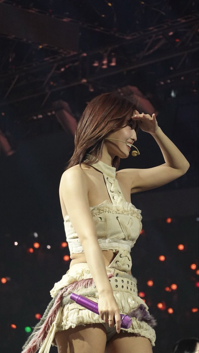 MOMO #TWICE_THISISFOR_WORLD_TOUR_In_LA #TWICE_THISISFOR_WORLD_TOUR