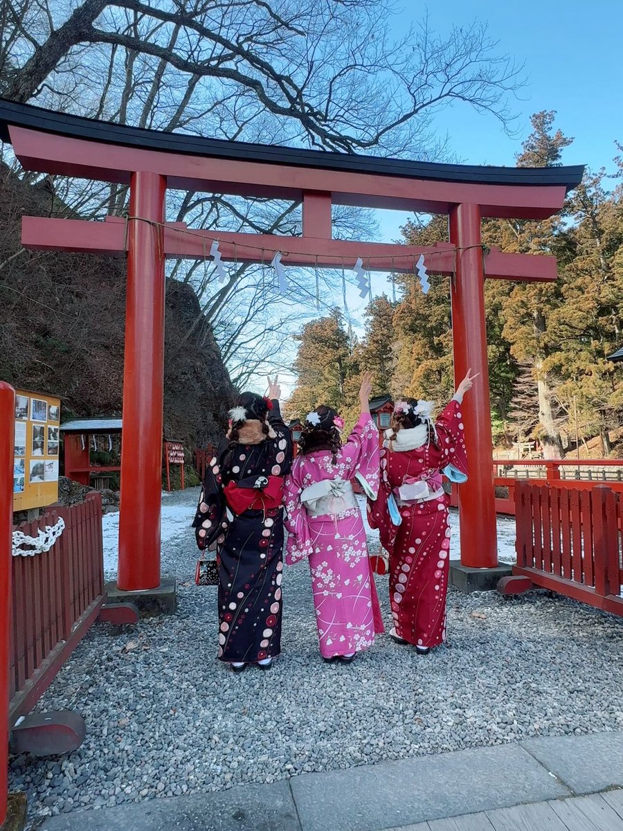 お客様Photo📸
フィリピンからのお客様ご来店です🇵🇭
日本の文化に触れて欲しい、日本に来たら着物の体験は絶対して欲しかったというママさんの優しい気持ちと日本の文化に対して誇りを持ってくださっていてとても素敵なお客様でした🥰

 #coconnikko  #着物れんたる  #日光  #nikko  #kimonorental