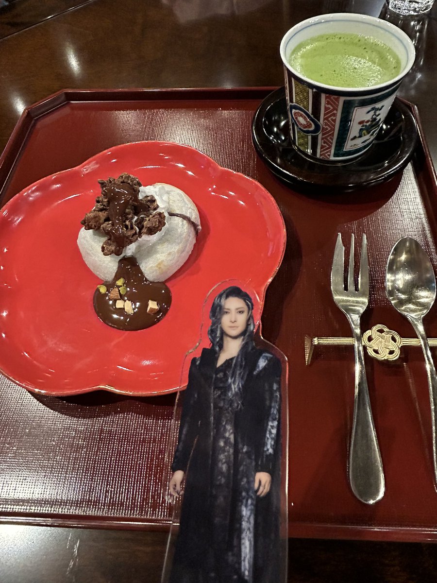 RYieFun's tweet image. 福岡で買ったもの食べたもの😋

🍫梅ヶ枝餅
かさの家の梅ヶ枝餅にチョコレートショップのチョコがけ✨
とっても美味しかった💕
太宰府天満宮にトート閣下が降臨🪶