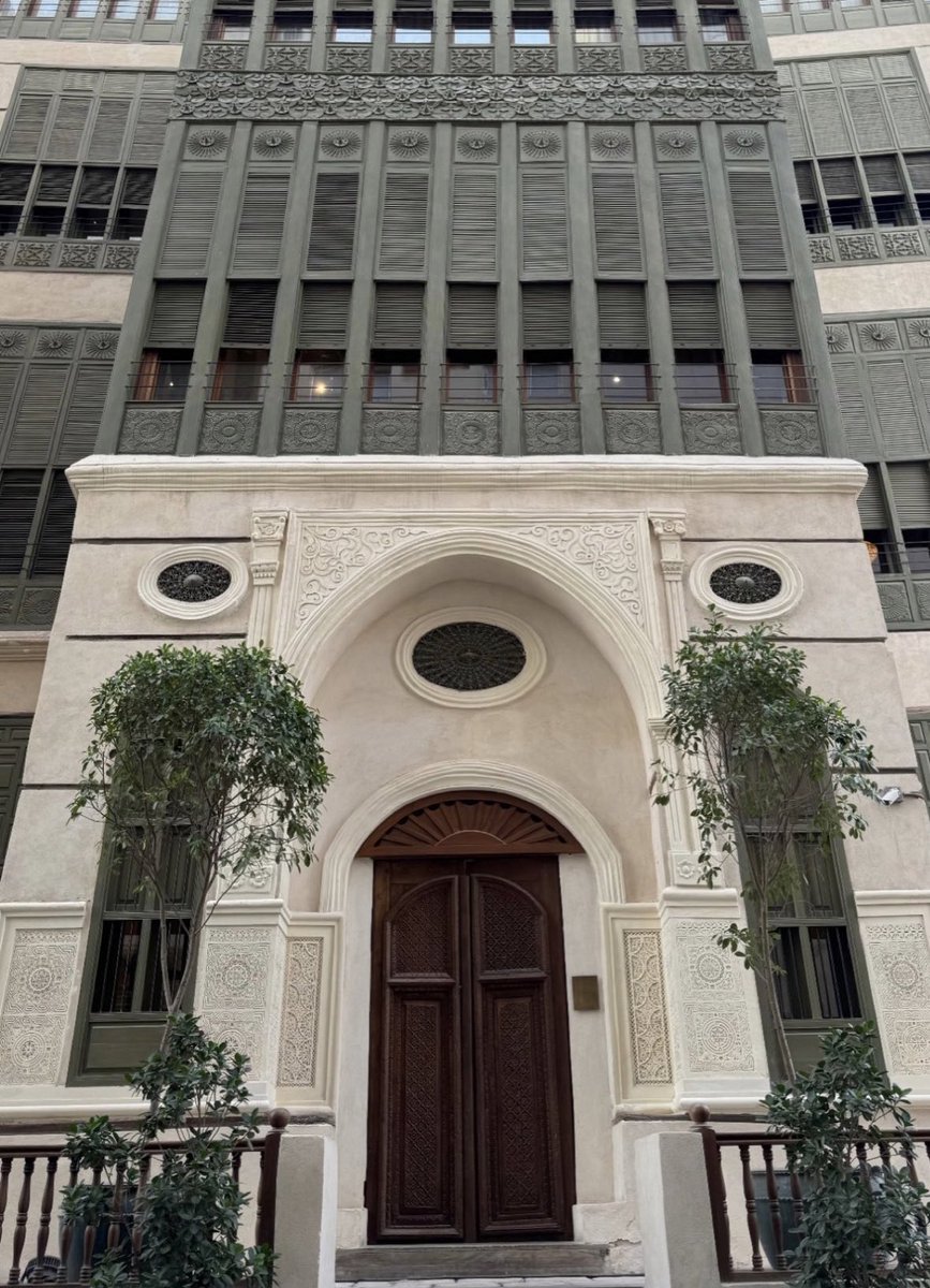 She tweet media