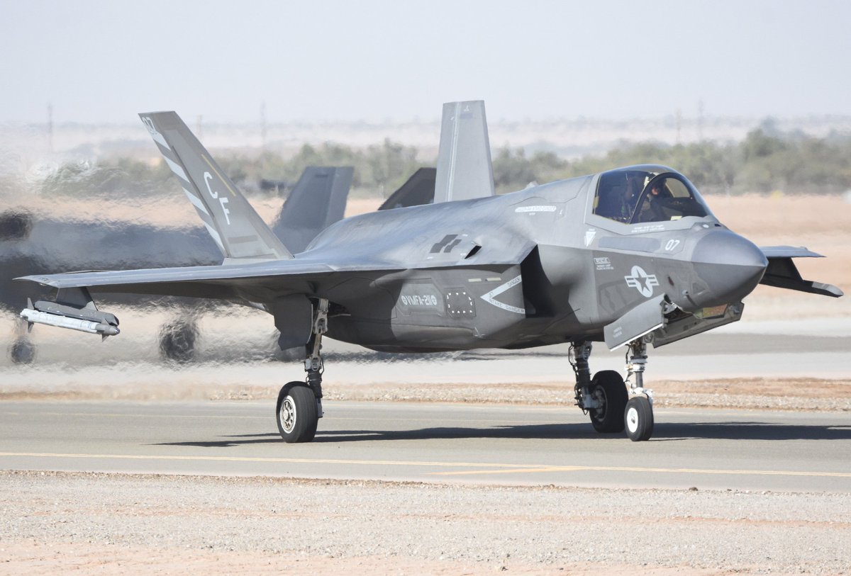 619_Aviation's tweet photo. WAKE11 coming into NAF El Centro for a quick hot pit after a W-291 sortie.
#nafelcentro #vmfa211 #wakeislandavengers #usmc #f35 https://t.co/kG8kT5QuoS
