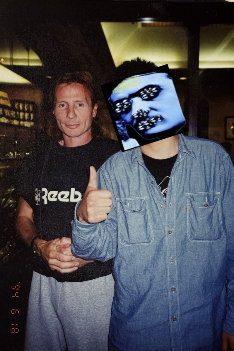 southern_cross1's tweet photo. なに? 全部UFO!?
それはヤヴァイ。
そういえばPhil Moggは元気かな…
#MichaelSchenkerGroup #マイケルシェンカー #UFO #StrangersintheNight https://t.co/x2eS4lXHYy