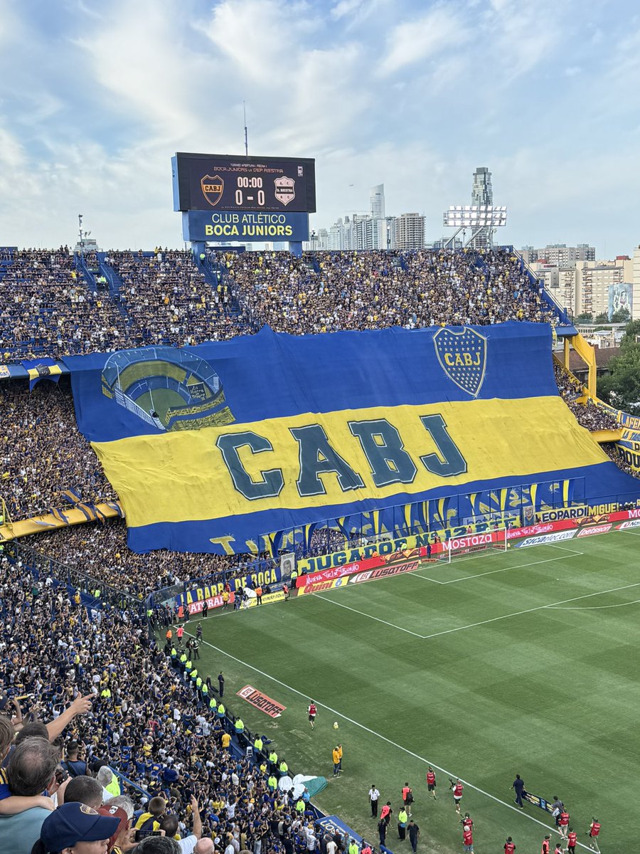 juampireynoso's tweet image. Soy abonado. Ayer fui a mi platea. Nadie liberó los molinetes. La demora en los controles fue porque se cayó el sistema. Por eso tardamos más de lo habitual en cada cacheo. Los que dicen otra cosa tienen poca cancha encima. O simplemente buscan alimentar la grieta todo el tiempo.