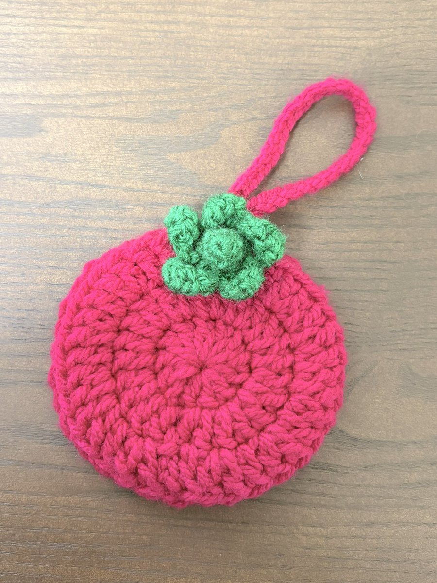 カバンにつけるリップポーチが可愛い🍅
これつけてお出かけたのしみ〜

#ハンドメイド