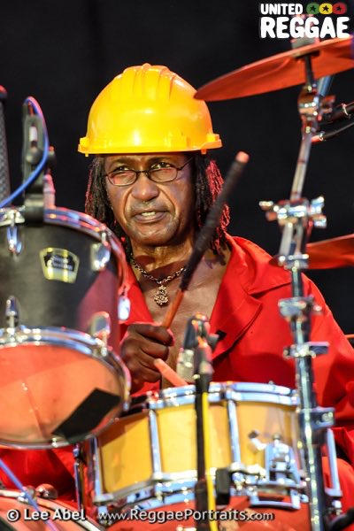 LoZRecords tweet media