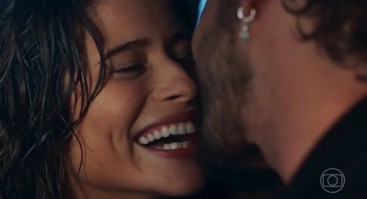 Me julguem, mas eles me convenceram muito como casal, tô shipando horrores Agrado e João Raul #CoraçãoAcelerado