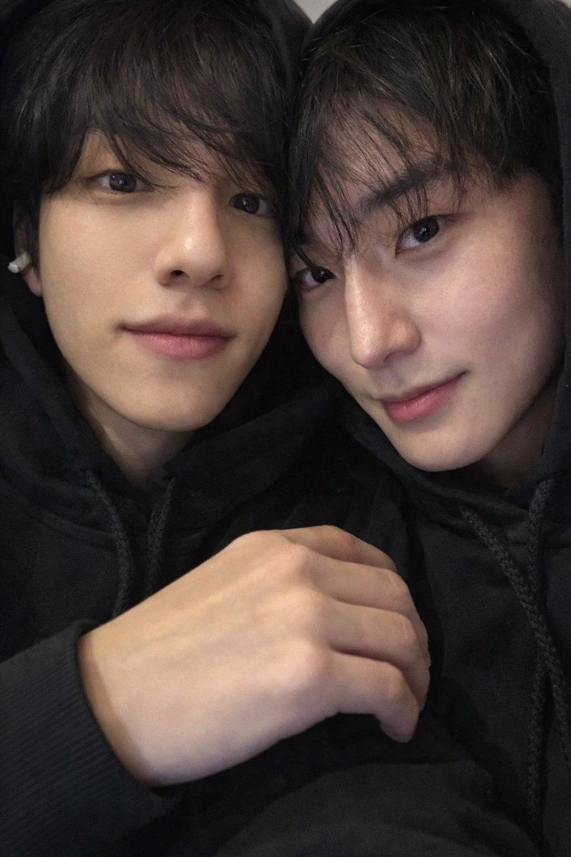 지피티한테 부탁해봄,, 사ㄱ.. 읍읍