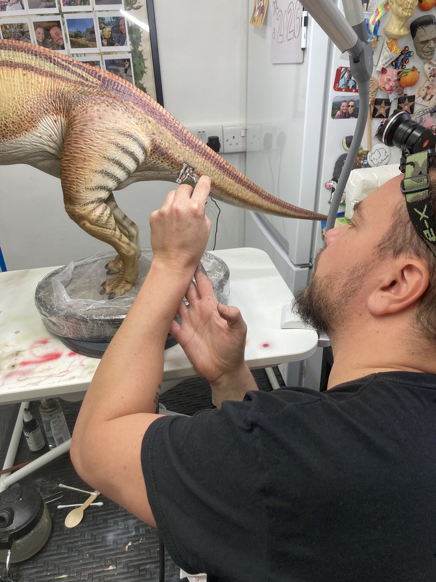 EntennStudio's tweet image. Trying to finish this lad. #airbrushing #entenn #custompainting #stanwinston #jurassicpark