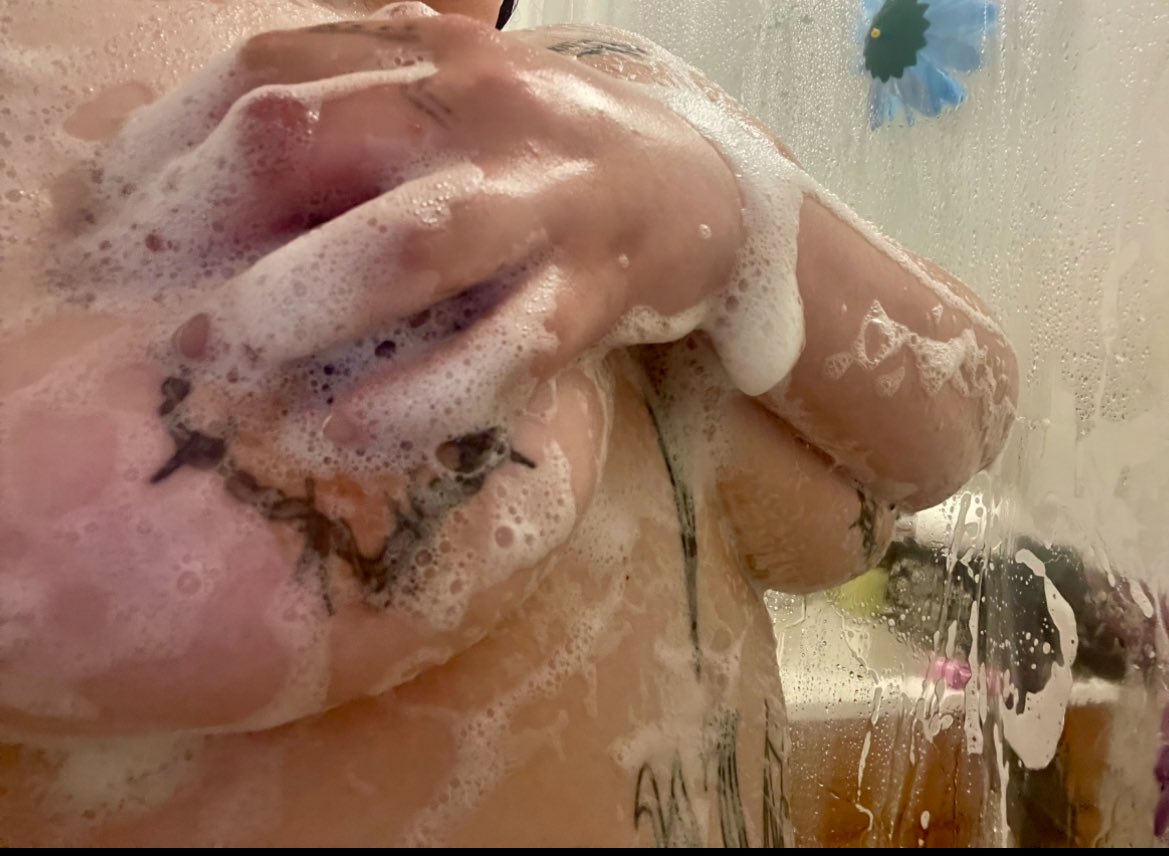 savy0760's tweet photo. sick at home :( who likes soapy tities? 🤭 #nsfwtwt #nsfw https://t.co/LyQc50wTZV