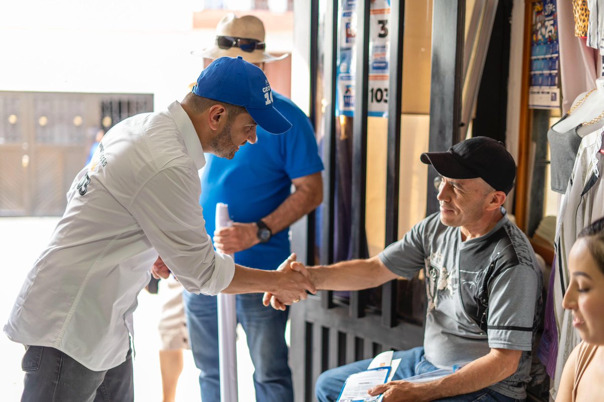 GeovanyLondonoG's tweet photo. Recorrimos el centro de Cuba visitando los comerciantes y emprendedores, desde el Partido MIRA creemos que respaldar a quienes generan empleo es clave para el progreso y el bienestar de las familias.

#AvancemosPorRisaralda

🗳️ SENADO: Ⓜ️ #3
🗳️ CÁMARA: Ⓜ️ #103 https://t.co/JRemFOiT9o