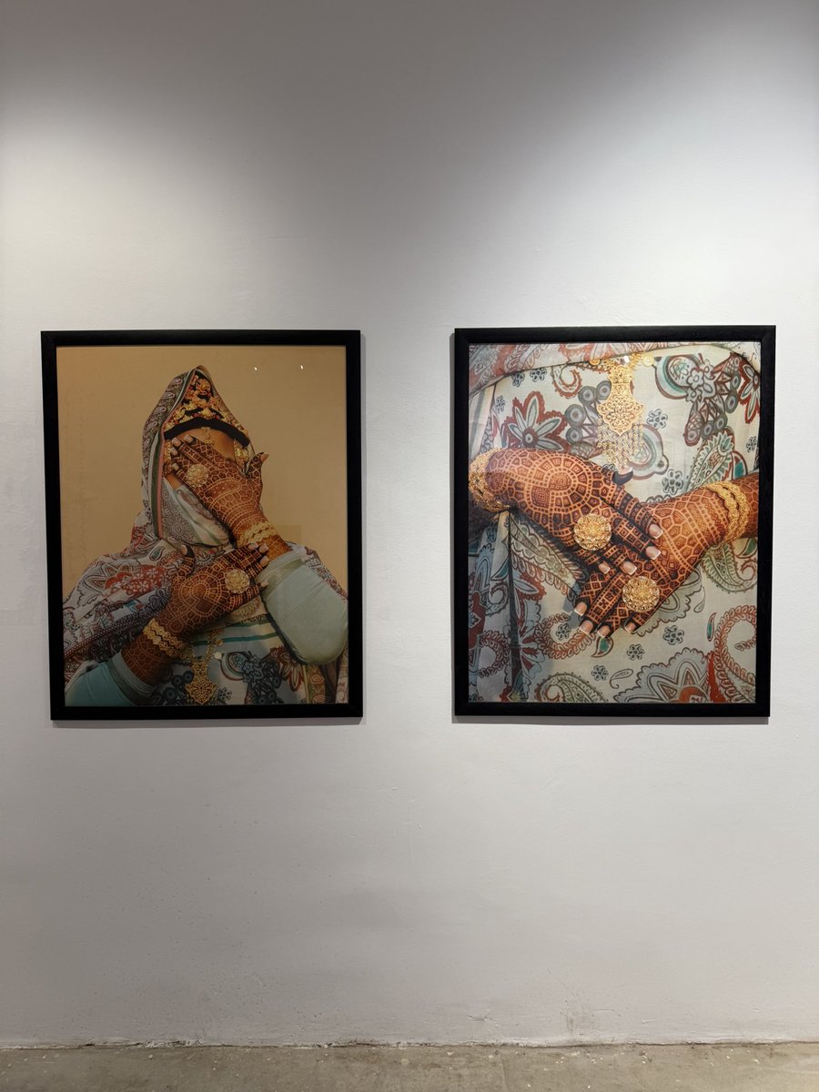 Durant la CAN au Maroc, j’ai eu l’honneur d’exposer ma série « Diabi Diarabi » à Marrakech. 🇲🇦