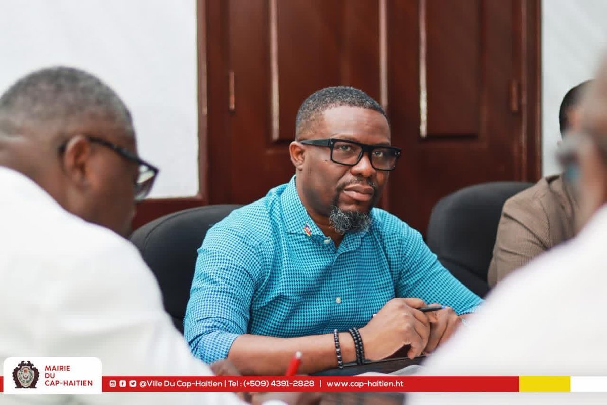 patrickalmonor1's tweet photo. Jodi lendi 26 janvye 2026 la, Komisyon Minisipal la te òganize yon rankont teknik nan Salon Meri a ak reprezantan Biwo Depatmantal Nò Ministè Ekonomi ak Finans. https://t.co/2tcn1ZvlRa