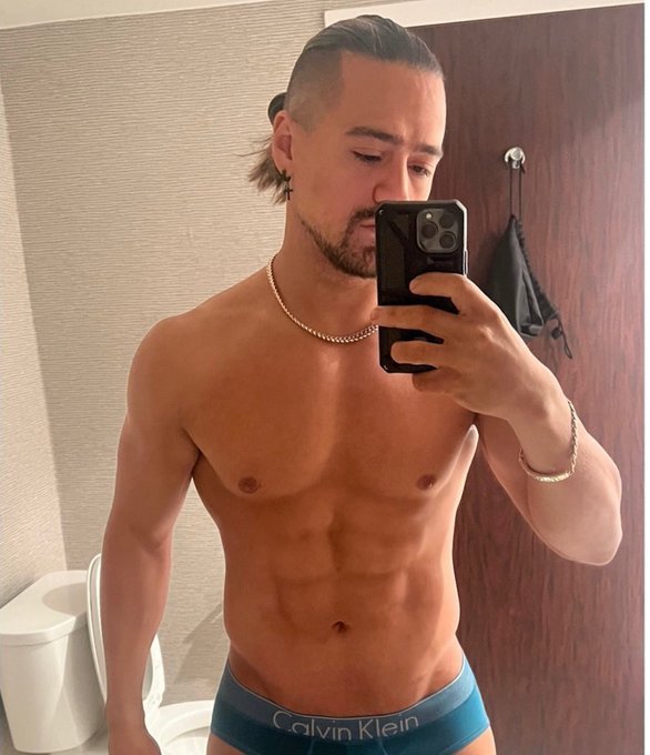 Absolutely. I can even be pretty from time to time. It's a good combo.