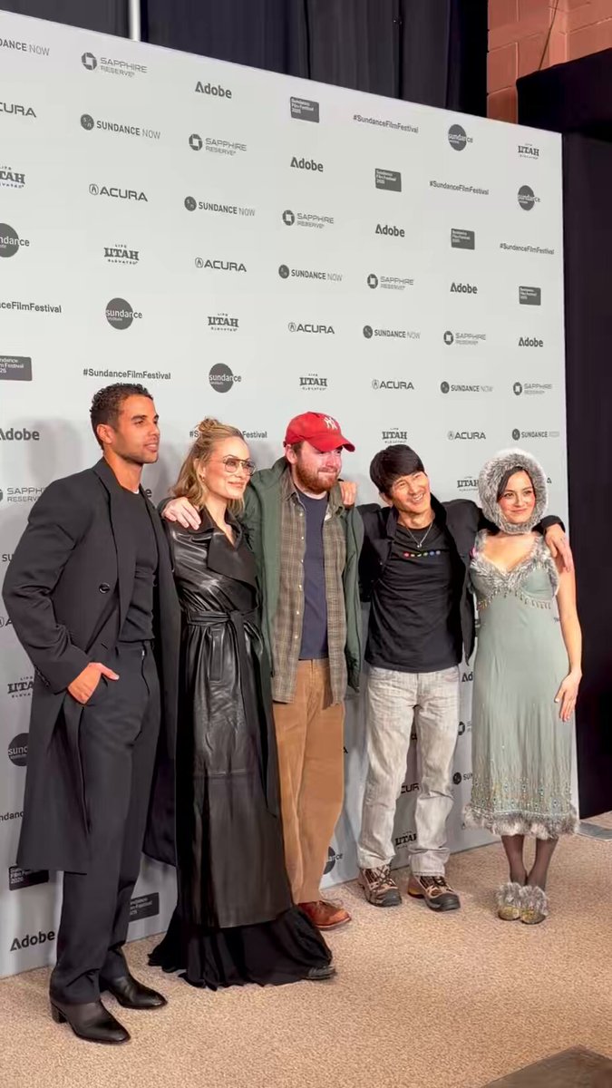 devonmmunn's tweet photo. @la_leere Standing next to Cooper Hoffman, yeah he's not that tall

I hate how Google doesn't seem to want to update his (Cooper) height. That man is not 5'6 https://t.co/8y5SPqJjqR
