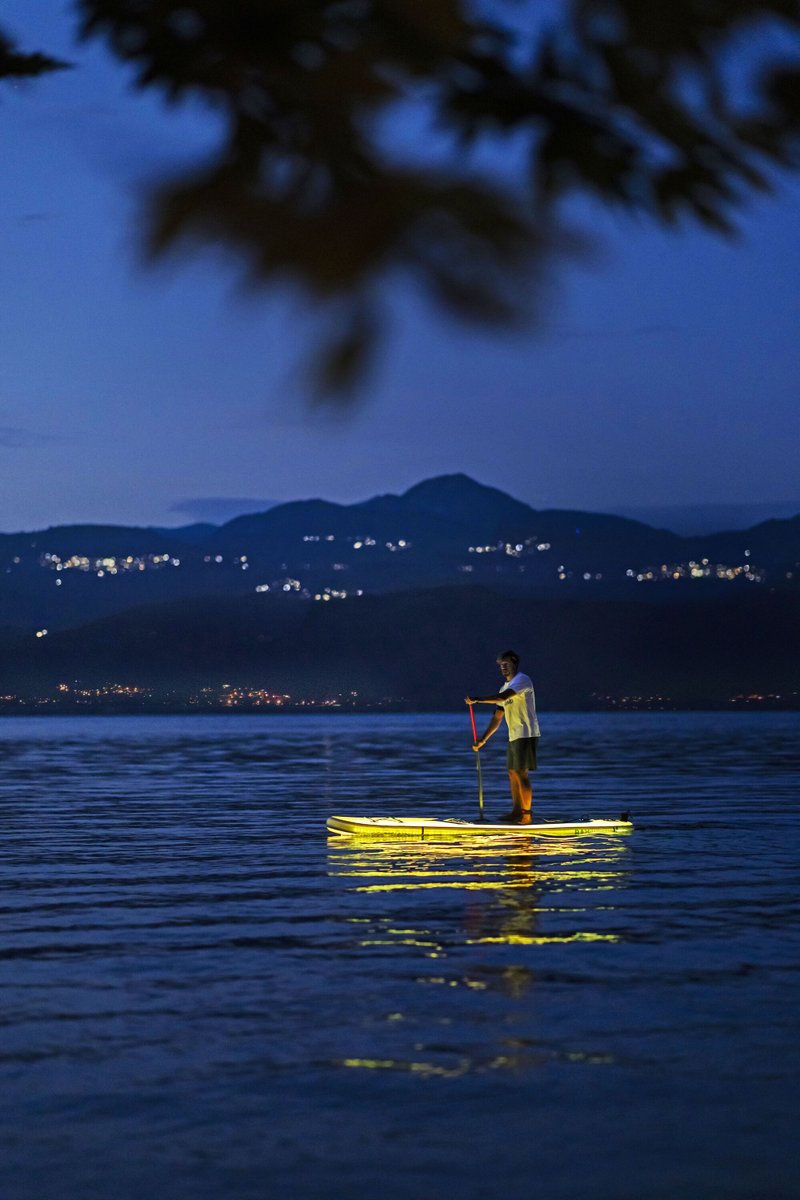 supconnect's tweet image. Some journeys only make sense after sunset.

Gear: 2026 Aqua Marina Ray

#supconnect #offthegrid #nightpaddling #supadventure #watermen #explorewild
