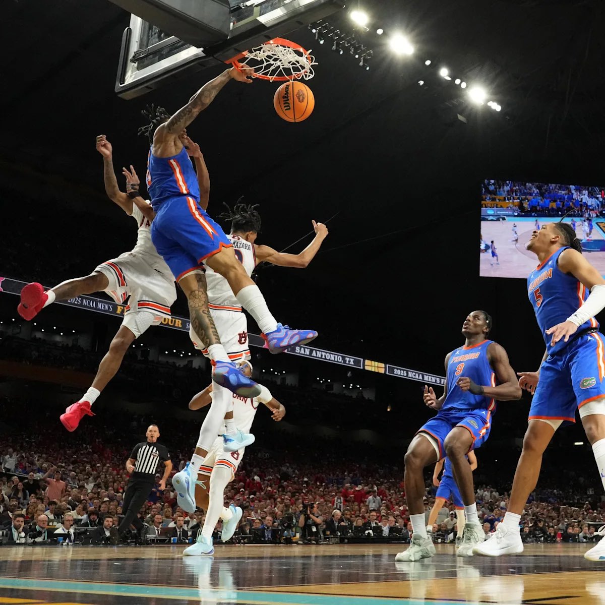 gatorsszn's tweet image. Former Florida G Alijah Martin has made the NBA G-League Rising Stars team 👀

Martin is averaging 19 PPG in 14 games in the G-League, has also played 10 games in the NBA thus far