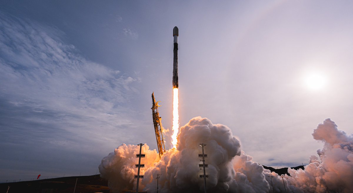 anajuliabanlei's tweet photo. 🛰️ SpaceX lanzó con éxito la misión Starlink 17-20 con 25 satélites v2.0 Mini a las 17:30 UTC del 25 de enero desde la rampa SLC-4E de Vandenberg, California. La etapa #B1097, en su sexto vuelo, aterrizó en la barcaza OCISLY. https://t.co/7sk2zyLsX1