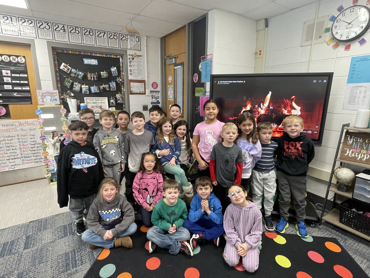 marnellandrea29's tweet image. We were so lucky to have a 2nd grader guest reader today! She did a great job! @VV_Voyagers #fabulousfirsties #guestreader