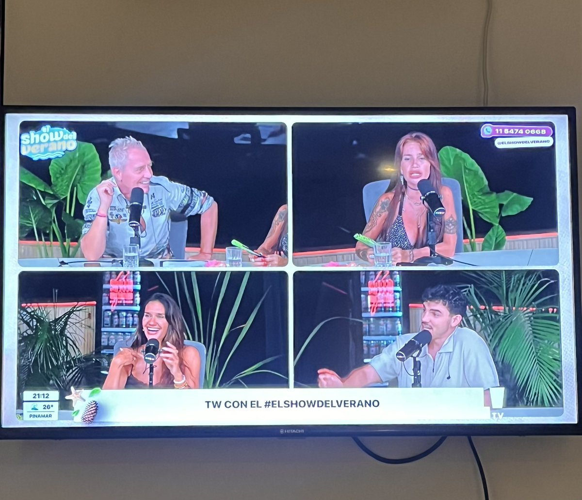 floopii3's tweet photo. #UnaCagadaLaMuñeca #ElShowDelVerano #luzupinamar2026 https://t.co/kmvCmOmu64