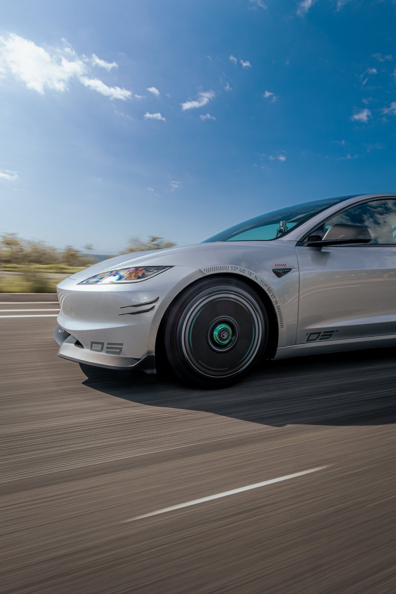 Haloblk_global's tweet photo. Minimal design isn’t about less.
It’s about removing everything that doesn’t matter.
#HALOBLK #HALODISC #TESLA #MODEL3 #MODELY