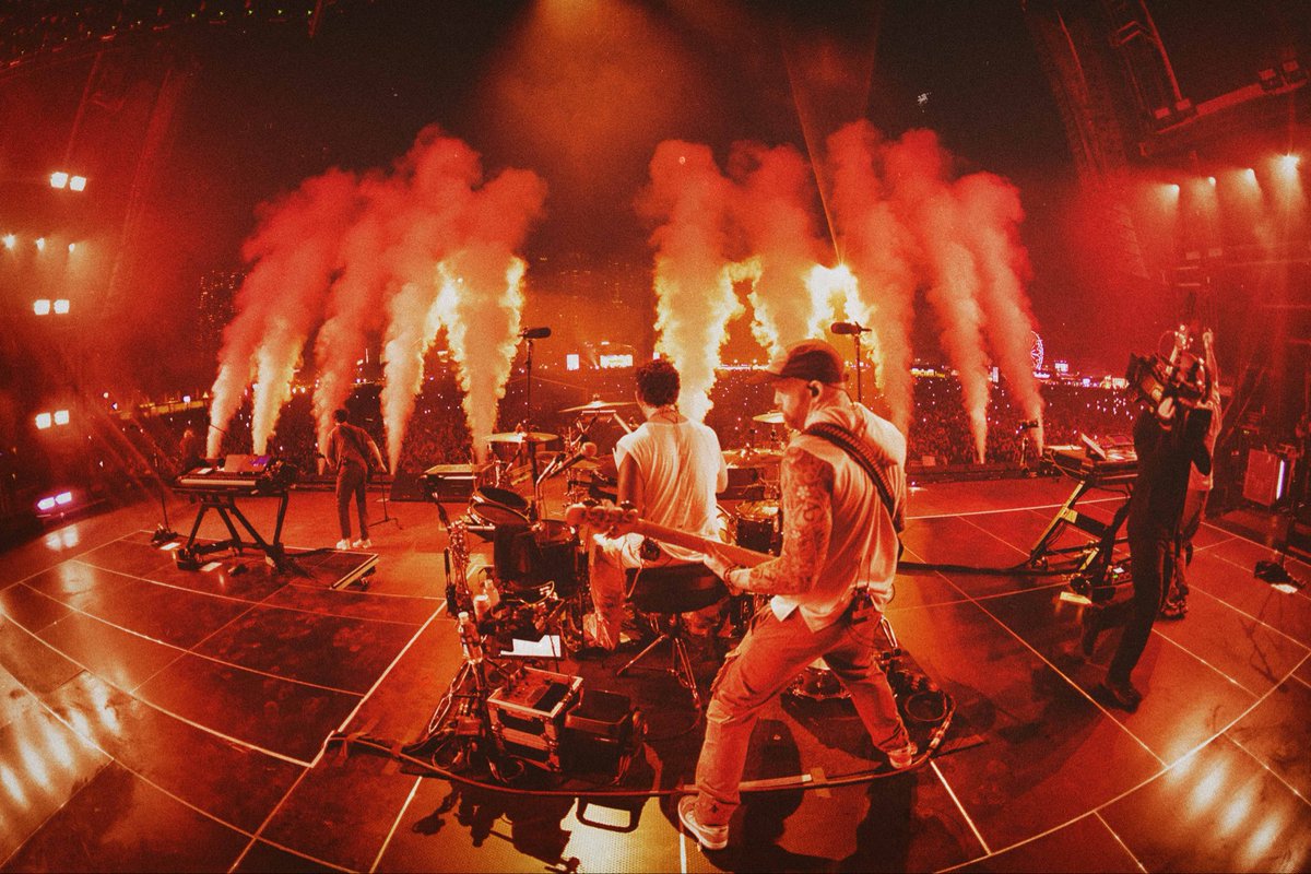 Dave Phoenix Farrell tweet media