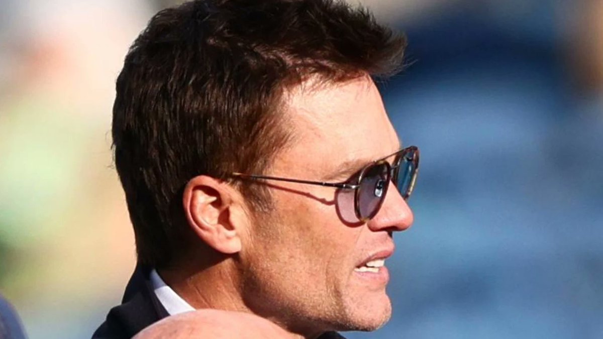 SharpAGOfficial's tweet image. NFL: Tom Brady on Klint Kubiak - "He designed some great plays, getting his guys open. And then Darnold just executing everything". Will Kubiak be the next head coach for the Las Vegas Raiders?